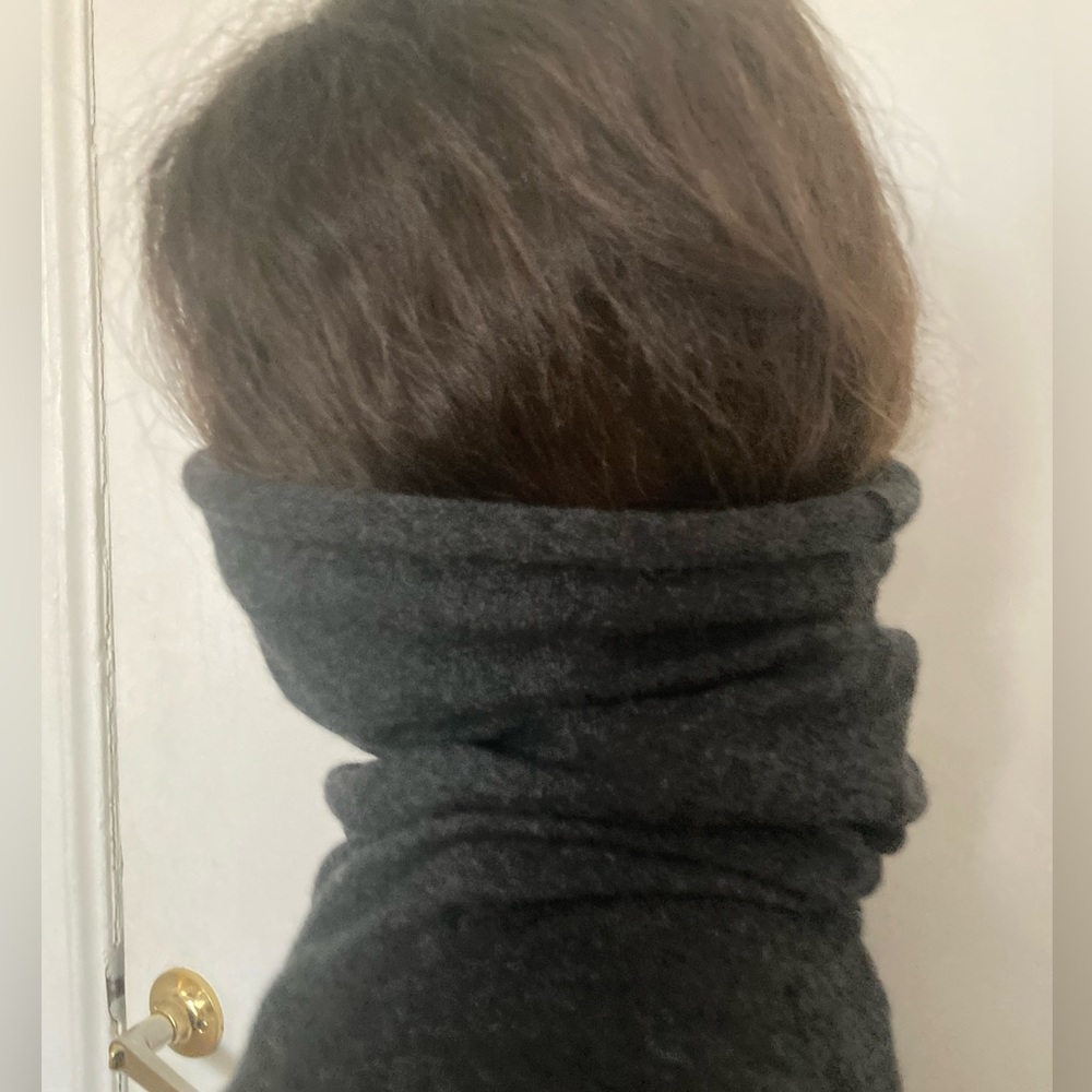 Cashmere long turtleneck sweater-dress. - Picture 5 of 8